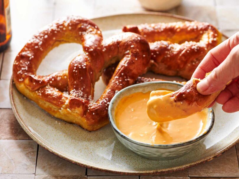 Pretzels with Beer Cheese Dip Pretzels with Beer Cheese Dip